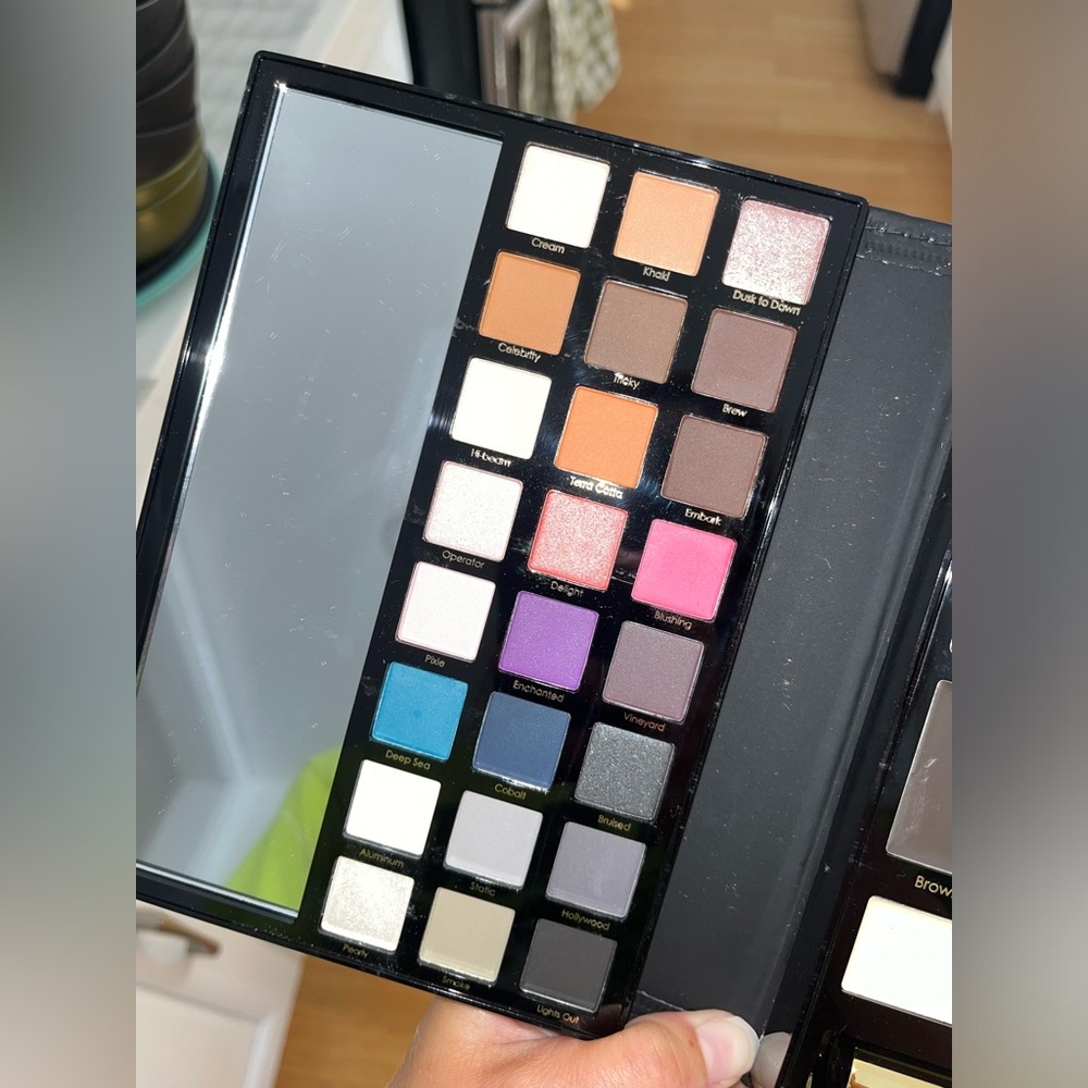 Makeup Lot - Picture 2 of 9